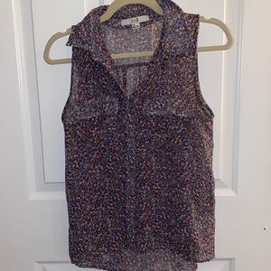 Forever 21 sleeveless, button down top. Size small